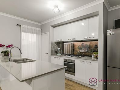 4 Selsey Lane, Wellard WA 6170