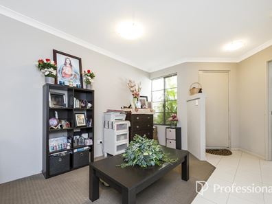 14 Melnik Street, Caversham WA 6055