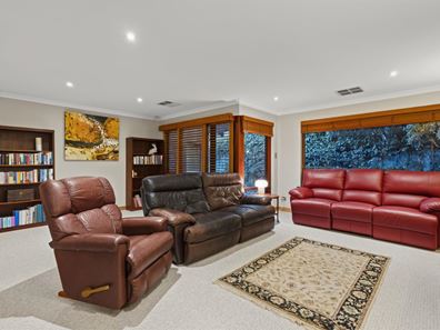 2 Lambeth  Mews, Mount Claremont WA 6010