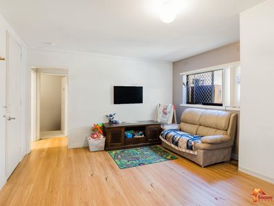 8/13 Dowling Place, Orelia WA 6167