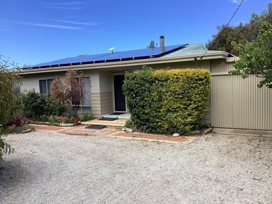 17 Birdwood Street, Hopetoun WA 6348