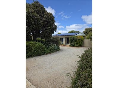 17 Birdwood Street, Hopetoun WA 6348