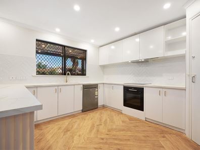 12 Leslie Loop, Baynton WA 6714