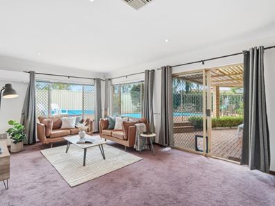 18 Antrim Court, Woodvale WA 6026
