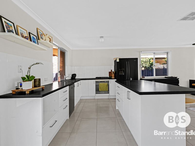 35 Murray Drive, Withers WA 6230