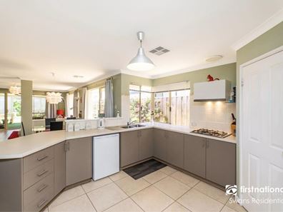 1 Marsdenia Road, Halls Head WA 6210