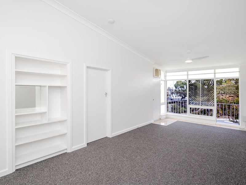 4/169 Lockhart Street, Como WA 6152