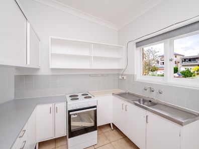 4/169 Lockhart Street, Como WA 6152