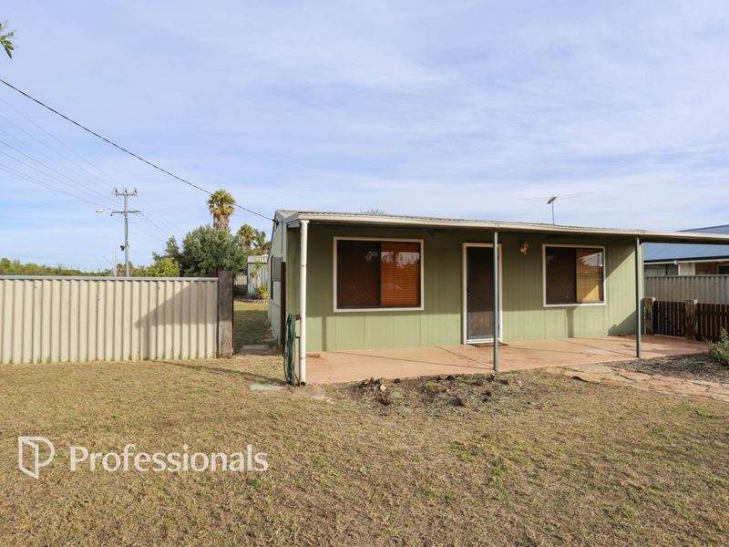 1 Chestnut Street, Castletown WA 6450