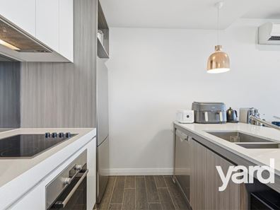 710/6 Baumea Way, Innaloo WA 6018