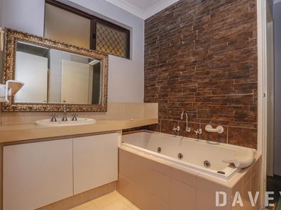 30/54 Hertha Road, Innaloo WA 6018