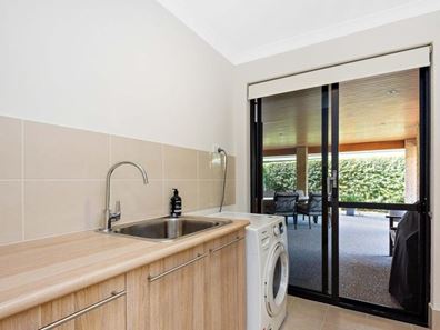 1 Casula Place, Harrisdale WA 6112