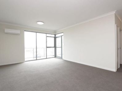 305/21 Malata Crescent, Success WA 6164