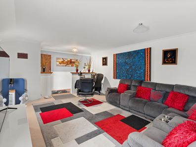 14 Collinsville Way, Usher WA 6230