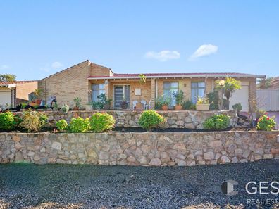 25 Holden Drive, Noranda WA 6062