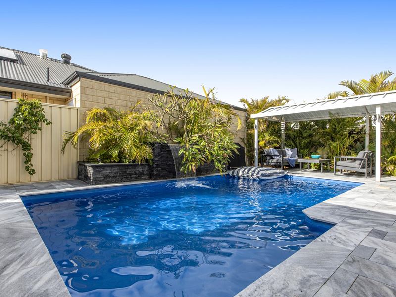 68 Bancoura Parkway, Secret Harbour