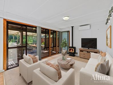 25 Watsonia Road, Gooseberry Hill WA 6076