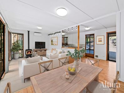25 Watsonia Road, Gooseberry Hill WA 6076