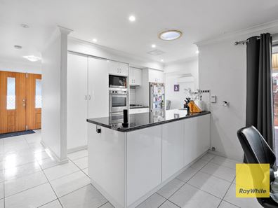 15 Storey Road, Thornlie WA 6108