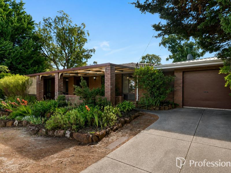 82 Grove Road, Lesmurdie WA 6076