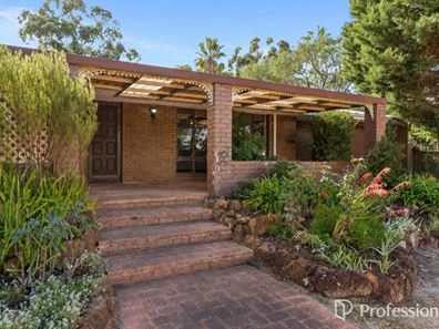 82 Grove Road, Lesmurdie WA 6076