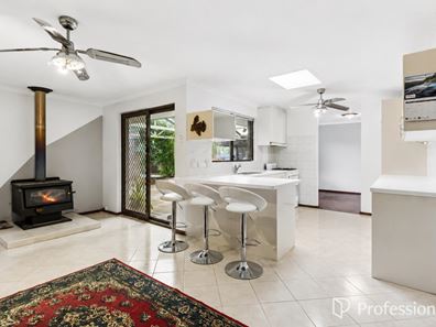 82 Grove Road, Lesmurdie WA 6076