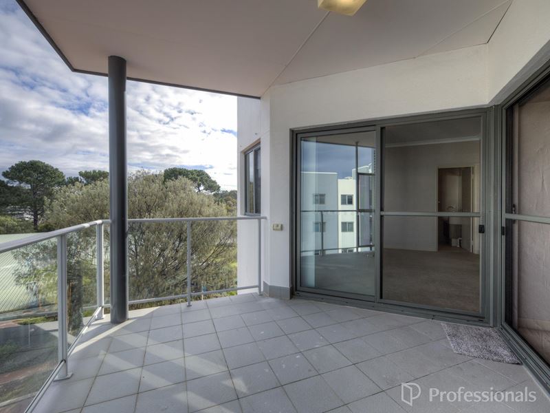 21B/1 Walsh Loop, Joondalup WA 6027