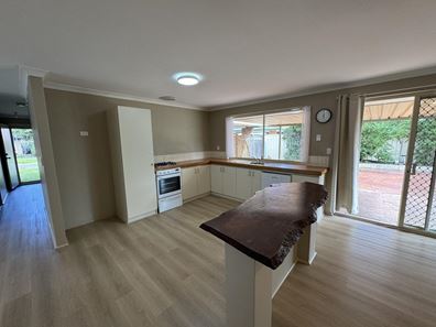 6 Jitti Court, South Guildford WA 6055