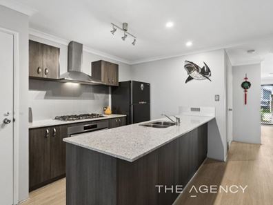 10 Dhufish Way, Two Rocks WA 6037