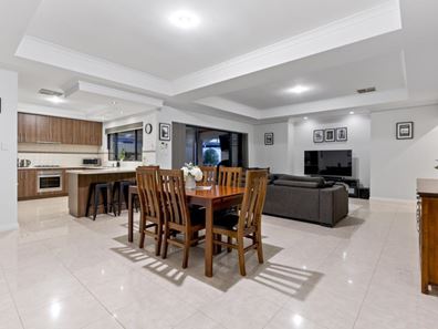 24 Dalecross Avenue, Madeley WA 6065