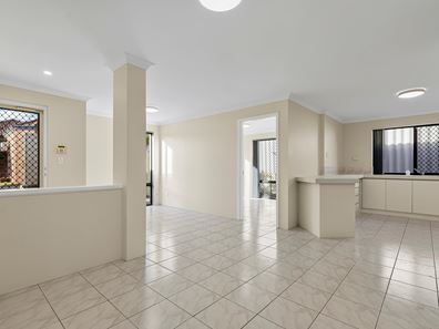 Unit 4/22 Farnham St, Bentley WA 6102