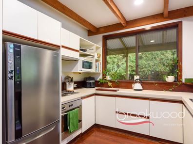 15 Royston Place, Mount Helena WA 6082