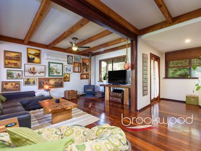 15 Royston Place, Mount Helena WA 6082