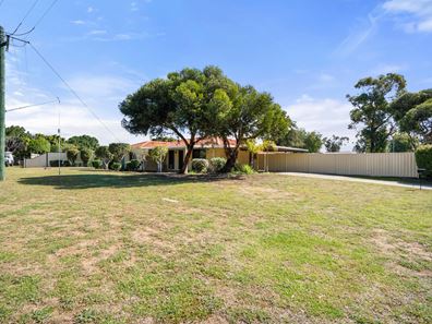1 Bolaro Place, Hillman WA 6168