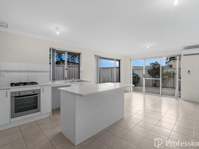 17A Slee Avenue, Kelmscott WA 6111