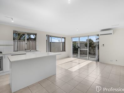 17A Slee Avenue, Kelmscott WA 6111