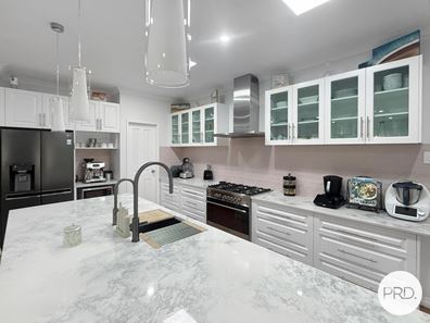 4 Koolinda Parade, Baynton WA 6714