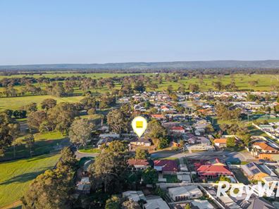 3 Leschenaultia Place, Pinjarra WA 6208