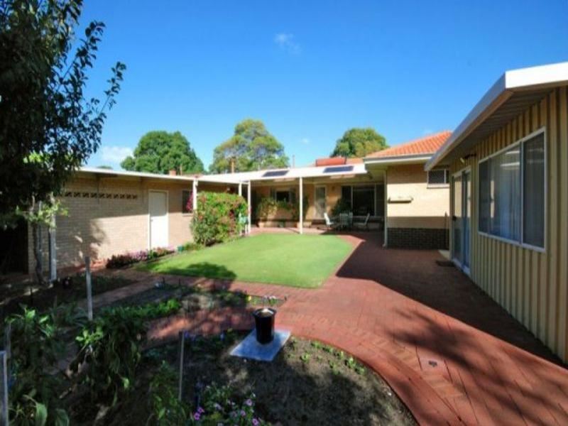 11 Kennedy Street, Melville WA 6156