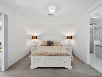 6 Oldbury Street, Aveley WA 6069