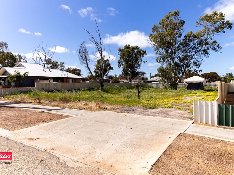 13 Westral Street, Bruce Rock WA 6418