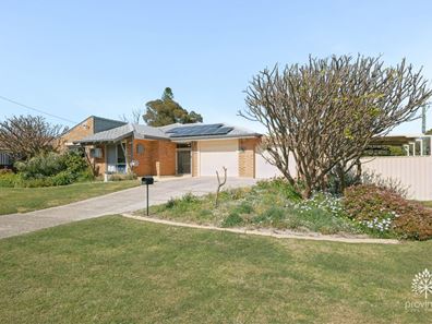 36 Diosma Way, Forrestfield WA 6058