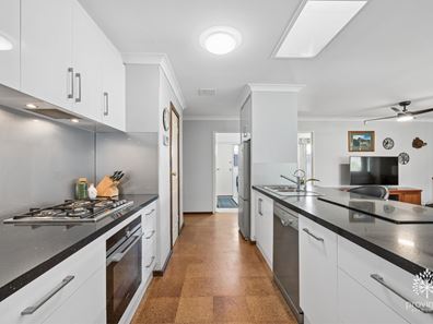 36 Diosma Way, Forrestfield WA 6058