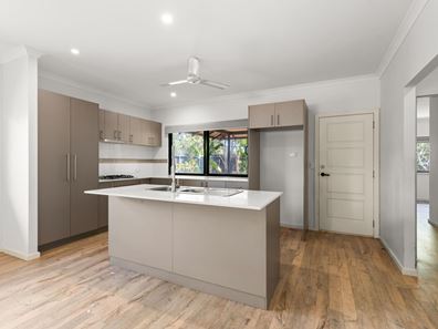 13 Tomarito Crescent, Bilingurr WA 6725