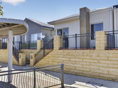 18 Jewel Way, Banksia Grove WA 6031