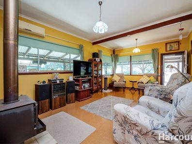 37 Refractory Road, Clackline WA 6564