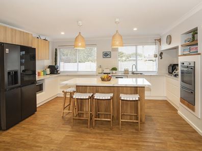 1 Halcyon Way, Dunsborough WA 6281