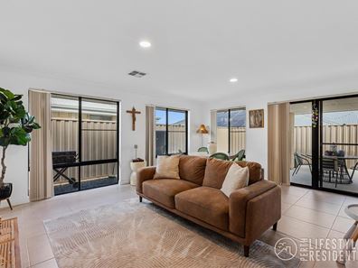 7 Moresby Street, Yanchep WA 6035