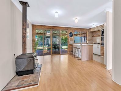 4  Walker Crescent, High Wycombe WA 6057