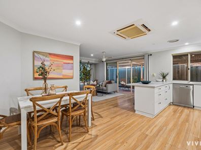 4 Skyros Mews, Stratton WA 6056